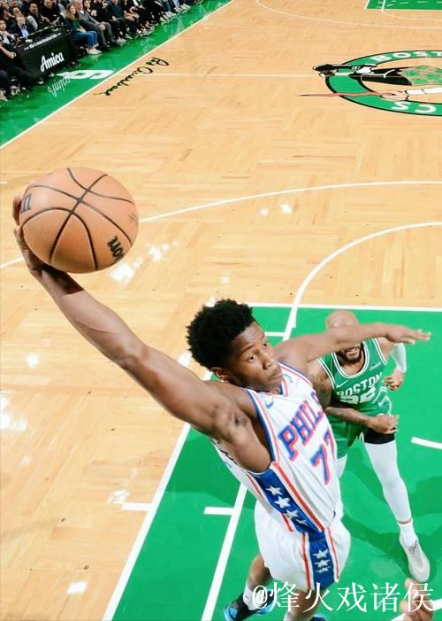 首节独砍14分!埃奇库姆全场10投6中,得到22分4篮板5助2断 首节独砍14分!埃奇库姆全场10投6中,得到22分4篮板5助2断